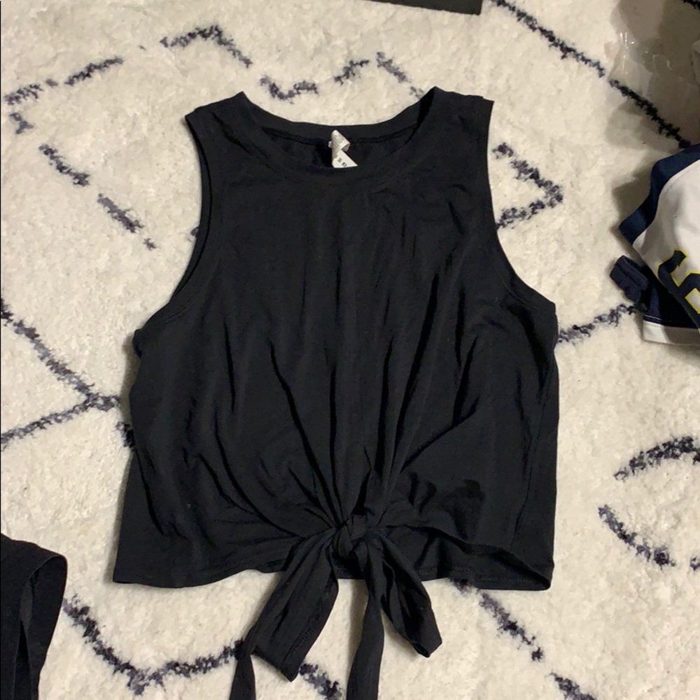 Lululemon workout top